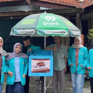 Mahasiswa PTI UMS Terapkan Desain Grafis untuk UMKM