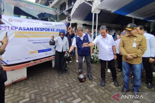 Undip Berhasil Ekspor Puluhan Ton Ikan Teri Nasi Jepara ke Jepang