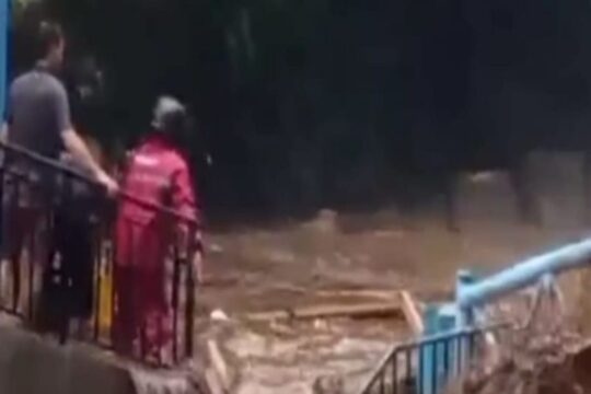 Kawasan Guci Tegal Dilanda Banjir Bandang: Penjelasan dan Dampak