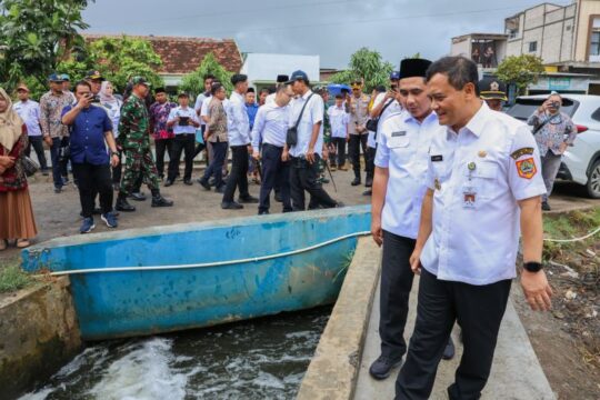 Pemprov Jateng Memanfaatkan Pompa Air Tenaga Surya untuk Mengatasi Rob di Demak