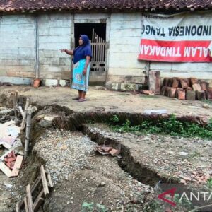 Fenomena Tanah Bergerak di Blora: Rekahan Dekati Pemukiman Warga
