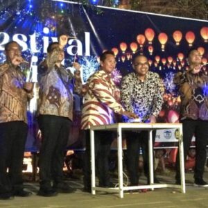 Pesona Taman Bank Jateng di Festival of Light Batang