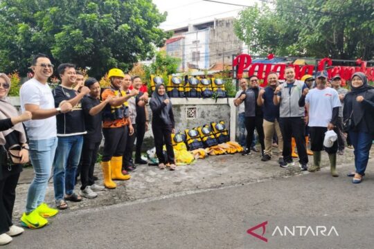 Hipmi Peduli dan HLC Berkontribusi dalam Kebersihan Lingkungan di Solo