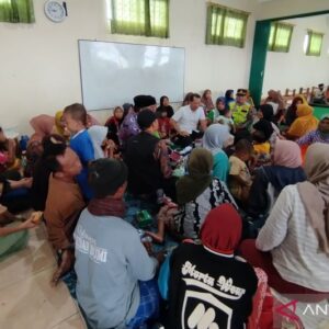 Warga Kudus Mengungsi Akibat Banjir yang Melanda