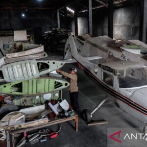Membangun Bisnis Unik dari Bangkai Pesawat di Sukoharjo
