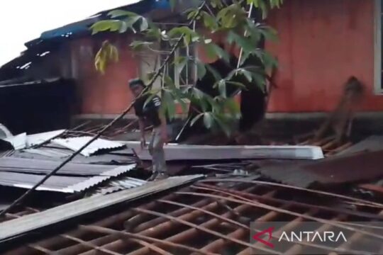 Puting Beliung Menghancurkan Puluhan Rumah di Desa Kotayasa Banyumas