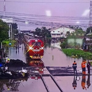 Jalur Kereta Api di Pekalongan Kembali Beroperasi