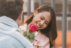 7 Cara 'Ngucapin' Hari Valentine ke Pacar yang Romantis dan Tulus