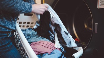 7 Tips Ampuh Agar Cucian Tidak Apek di Musim Hujan