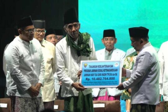 Pemkab Batang Luncurkan Jaminan Hari Tua untuk 6.558 Guru Madin dan TPQ