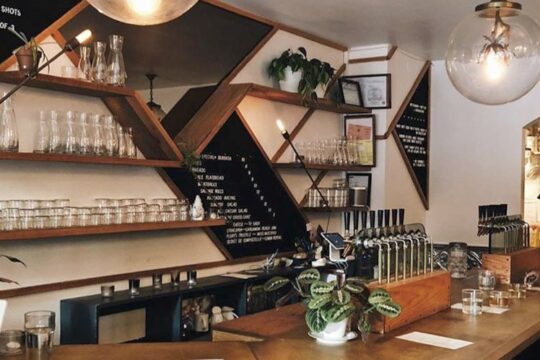Lois NYC: Wine Bar dengan Konsep Unik yang Wajib Kamu Coba!